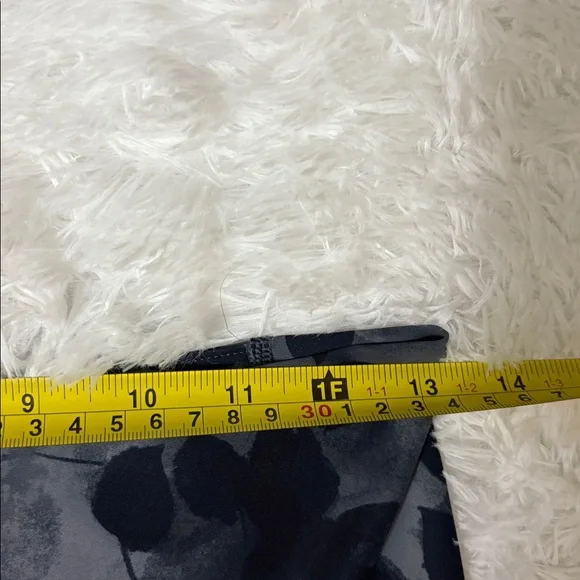 Old Navy Like New Active Powersoft Extra High-Rise Leggings Cropped Size M - Picture 4 of 12